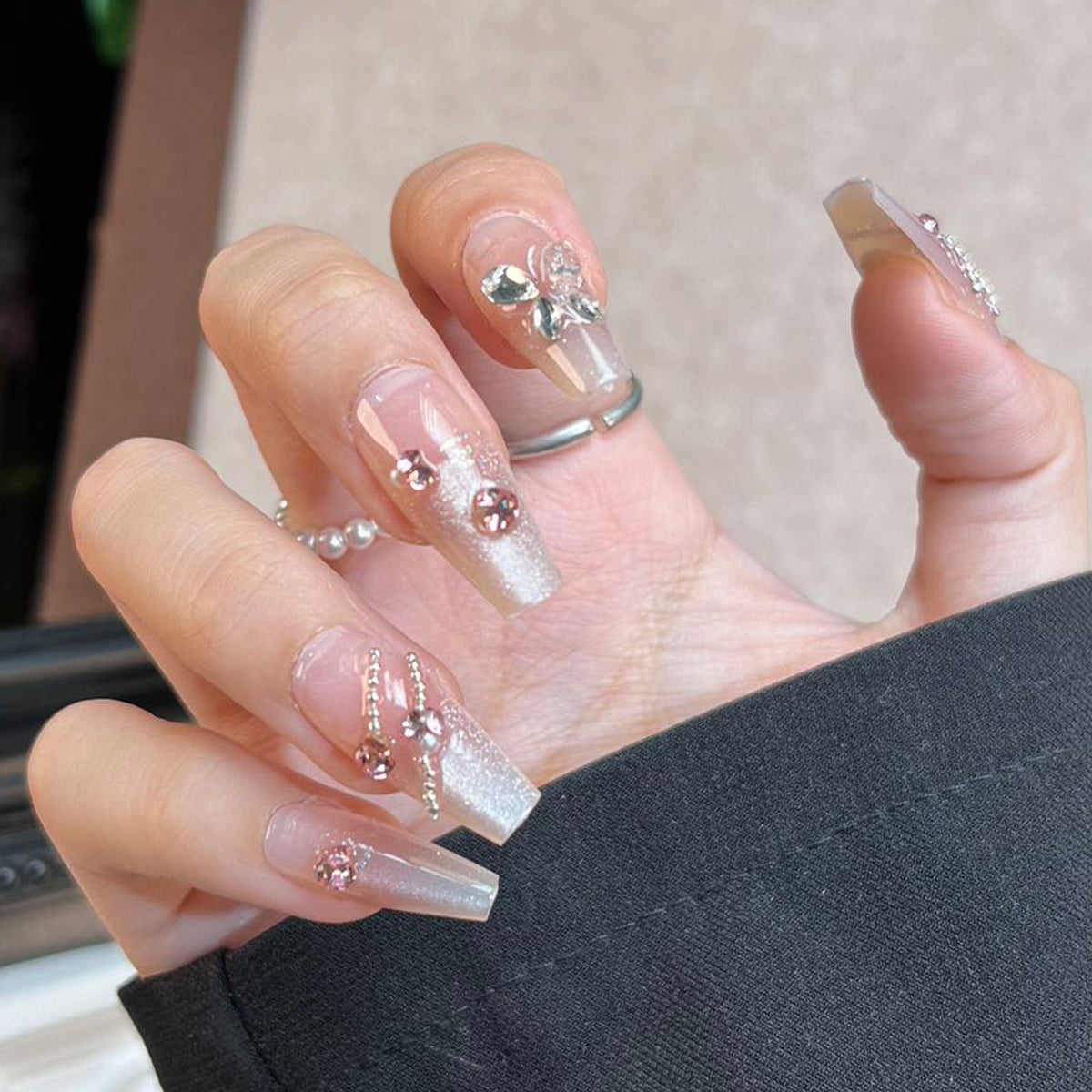 Stylische Press-On-Nageltips mit Leopardendesign Brehn