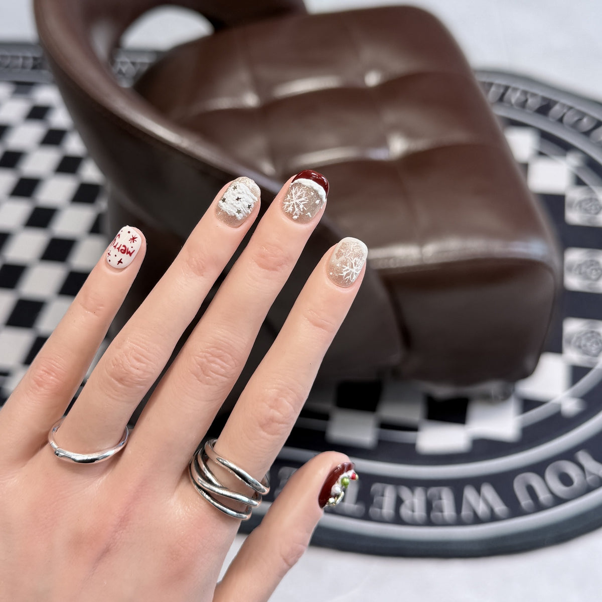 Festliches, urlaubsbezogenes Press-On-Nagelkunst-Set Brehn