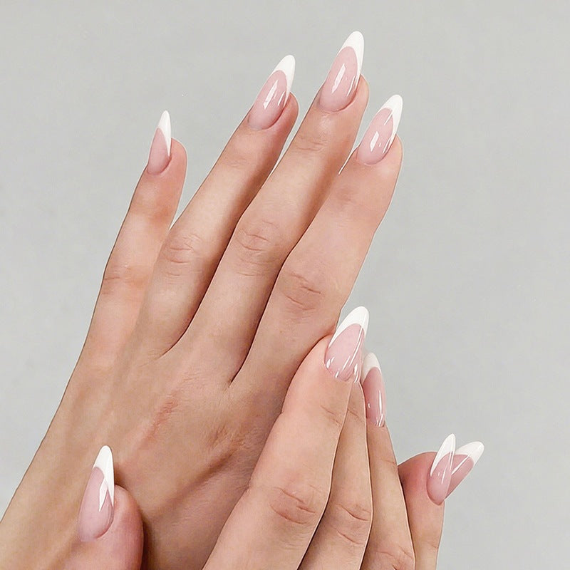 Glänzende und kreative Nagelkunst Brehn