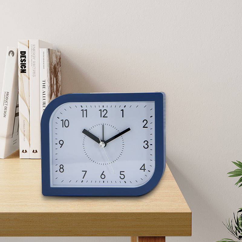 Nostalgischer Tischwecker Im Kreativen Haus-Design Brehn