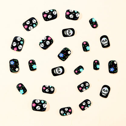 Künstlerische Halloween-Themen-Nagelkunst Brehn