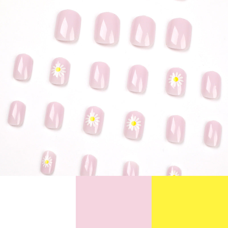 Kunstvolle Nagelkunst mit Blütenmotiv Brehn