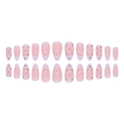 Elegante Kunstnagelspitzen im glamourösen French Design Brehn