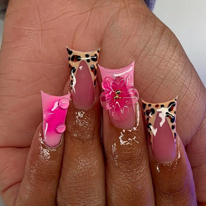 Glamouröse Floral Nagelkunst Extensions Brehn