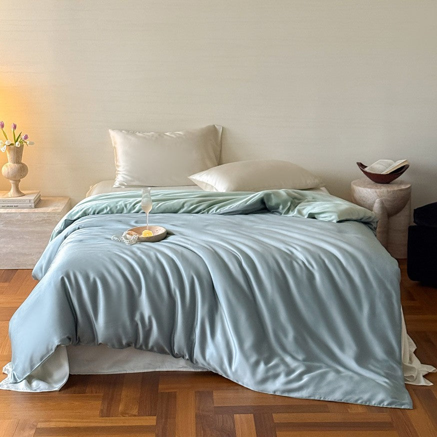 Luxuriöses Satin-Bettwäscheset mit seidig-glatter Oberfläche, Wendefunktion und Hotelverschluss