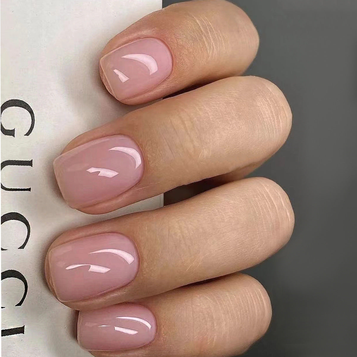 Elegante Kunstfingernägel mit Glanzfinish Brehn