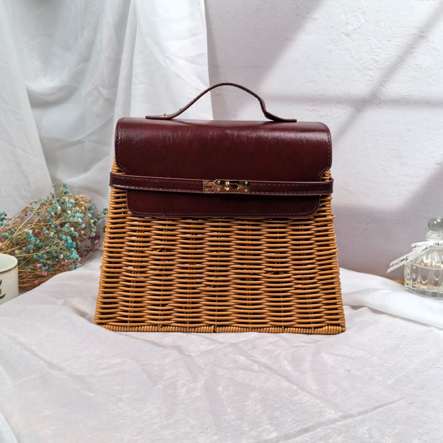 Damen eleganter geflochtener Handtasche mit Holzdeckel Brehn