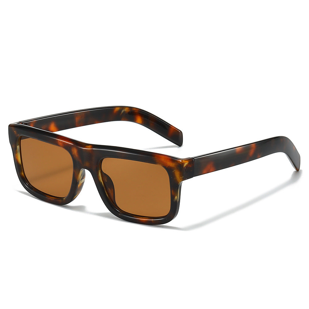 Zeitgenössische Sonnenbrille mit breitem Rahmen Brehn