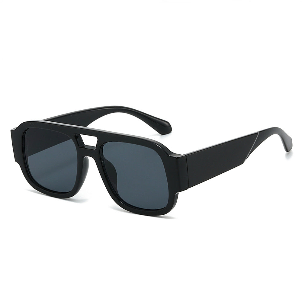 Moderne retro-inspirierte quadratische Sonnenbrillen Brehn