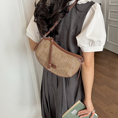 Trendige gepunktete Umhängeclutch