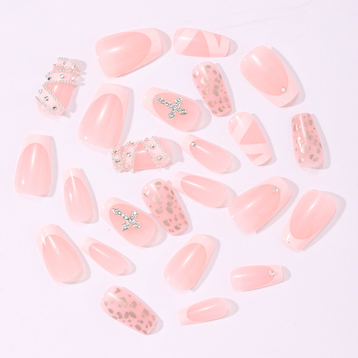 Elegante Nagelkunst mit Glitzer-Design Brehn