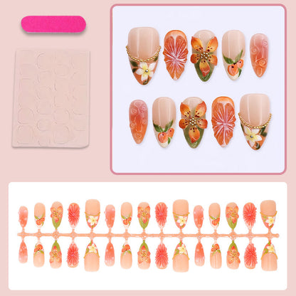 Kunstnagelset mit romantischen Blüten und fruchtigen Akzenten Brehn