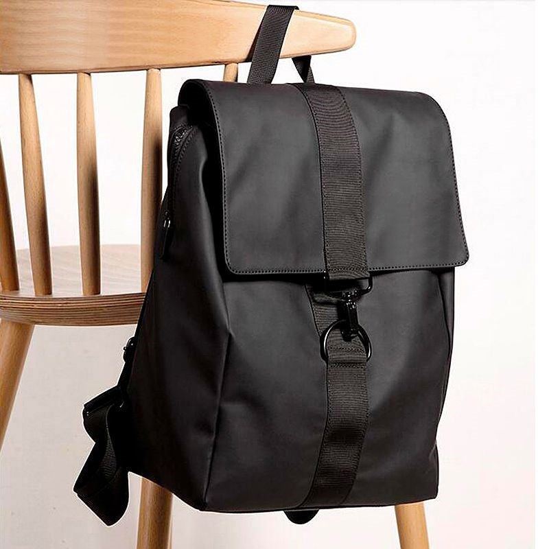 Urbaner Rucksack Mit Wasserabweisendem Material Und Praktischen Fächern Brehn