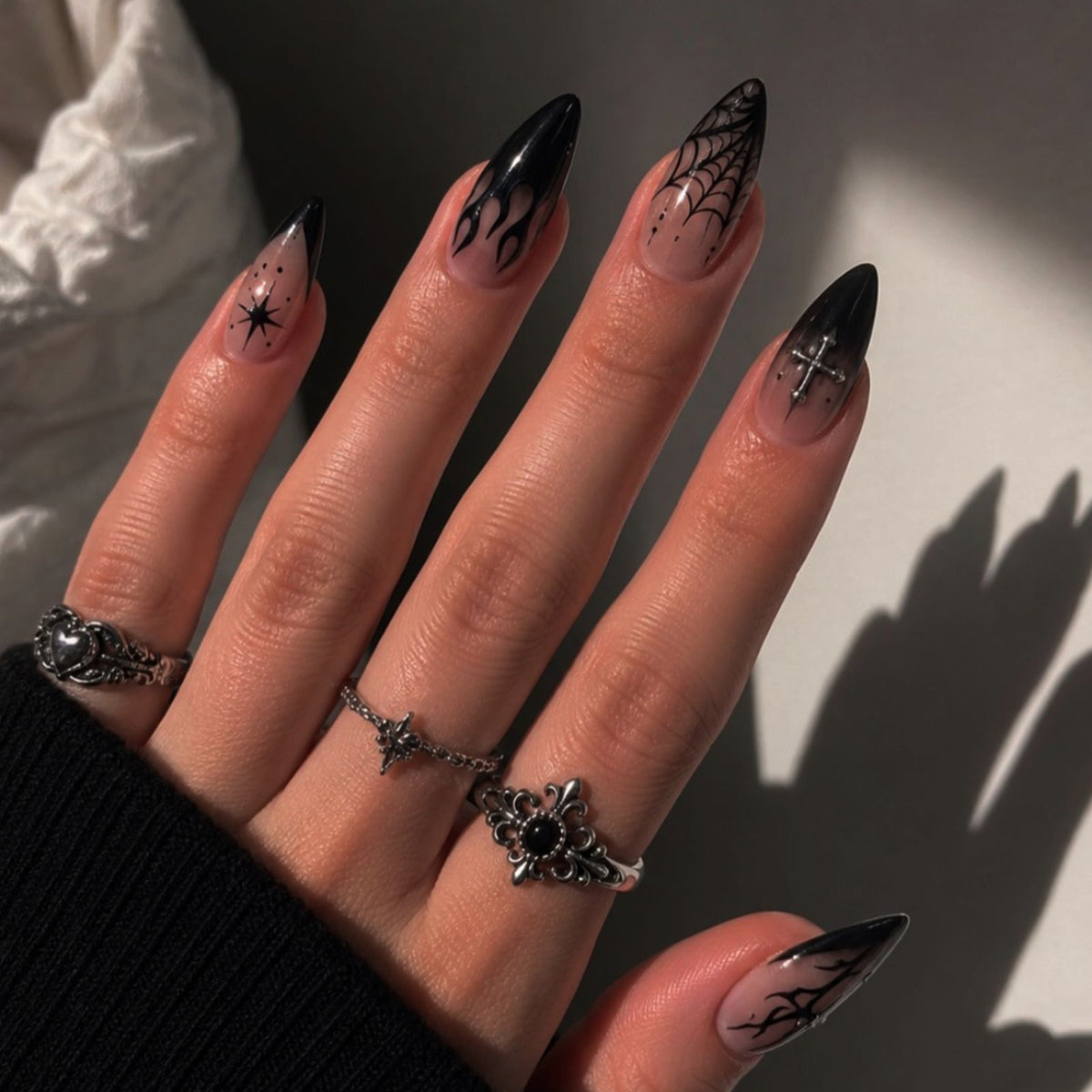Kreatives Gothic Kunstnagel Set Brehn
