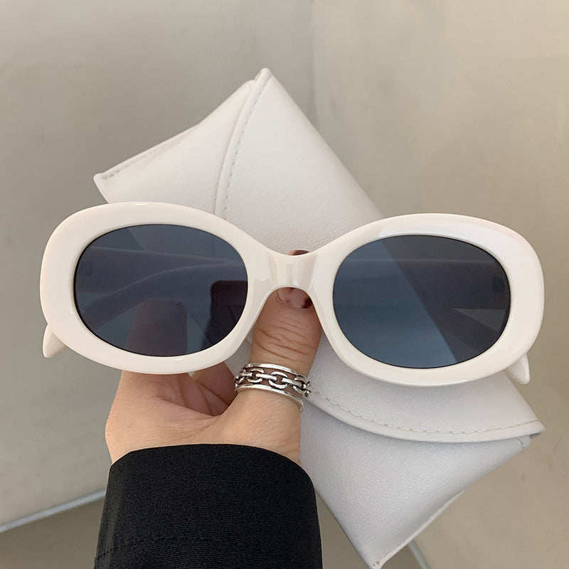 Damen modische Sonnenbrille im eleganten Ovaldesign mit robustem Rahmen Brehn