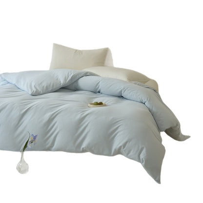 Leichte gesteppte Bettdecke mit Baumwollsatin-Bezug und klimaregulierender Faserfüllung