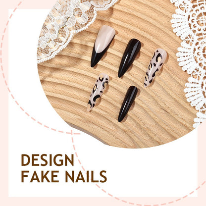 Kunstnagelset mit eleganten Spitzen und modernen Mustern Brehn