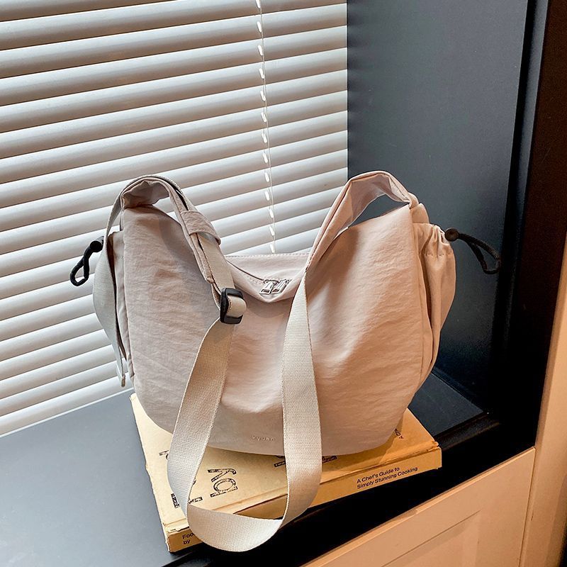 Entspannte Sling-Tasche Brehn