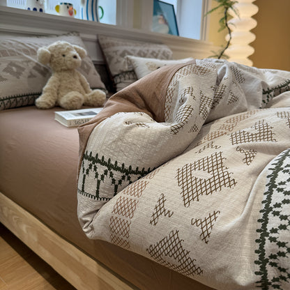 Gesteppte Baumwoll-Bettwäsche mit nordischem Rentier-Patchwork