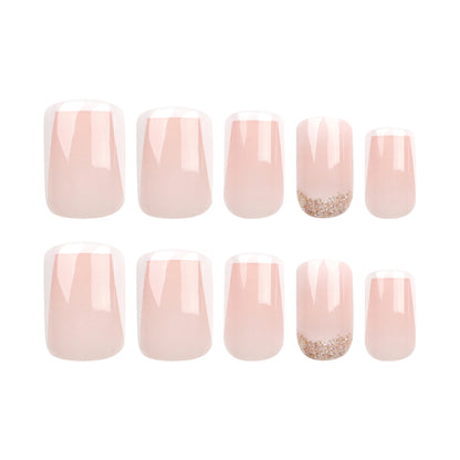 Kunstvolle Nagelverlängerungen mit französischem Design Brehn