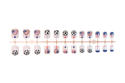 Kunstnagelset mit kreativen Fußball- und Herzmotiven Brehn