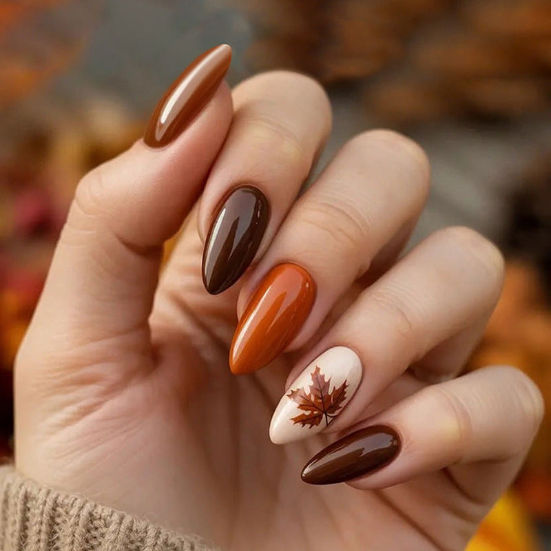 Kunstnagelset mit herbstlichen Blattmotiven Brehn