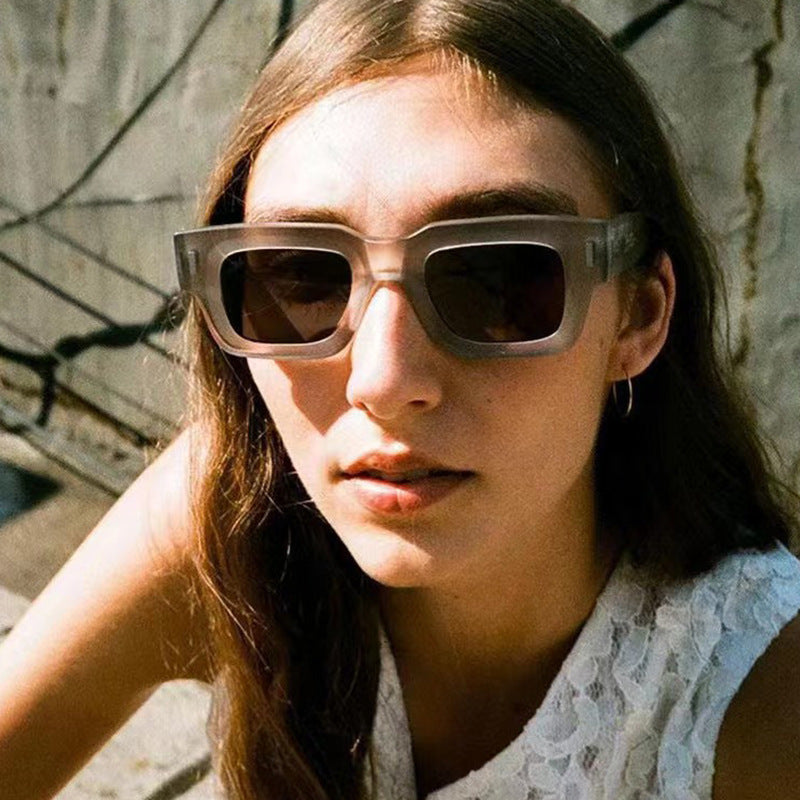 Damen stilvolle quadratische Sonnenbrille mit auffälligem Leoprint Brehn