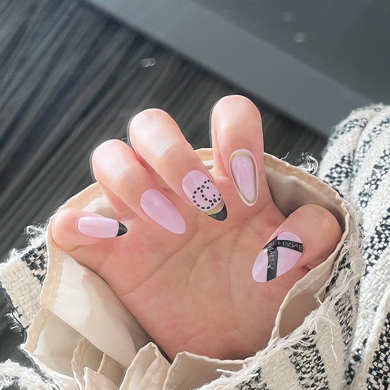 Glamouröse Glitzer-Stiletto Press-On Nägel Brehn