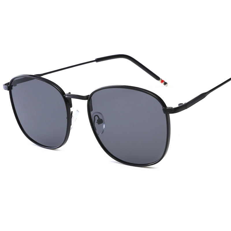 Damen stilvolle oversized Sonnenbrille mit glamourösem Metallrahmen Brehn