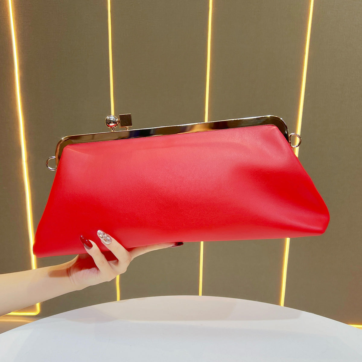 Stilvolle Satin Abend Clutch