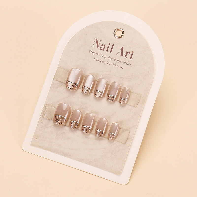 Glänzendes Nagelset Brehn