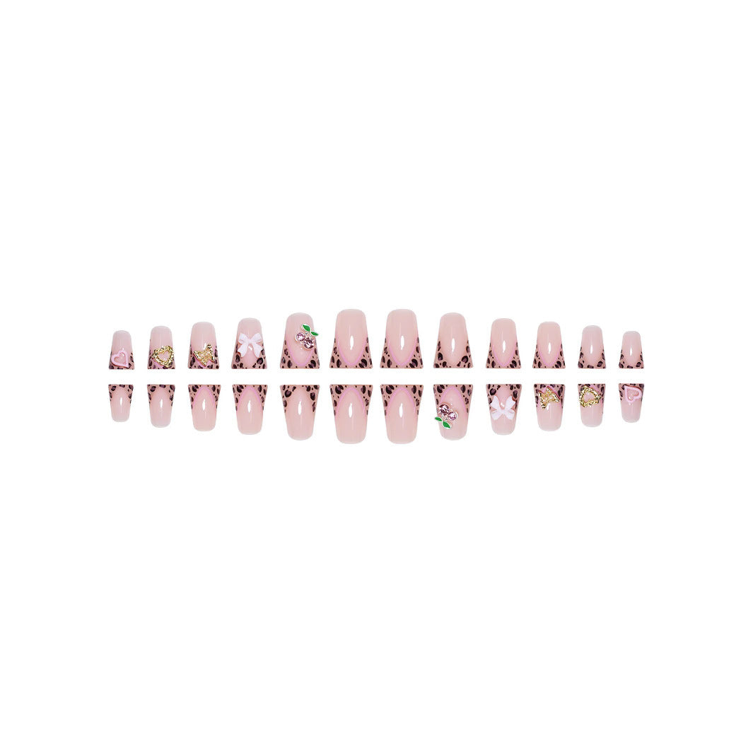 Künstlerische Nagelkunst Brehn