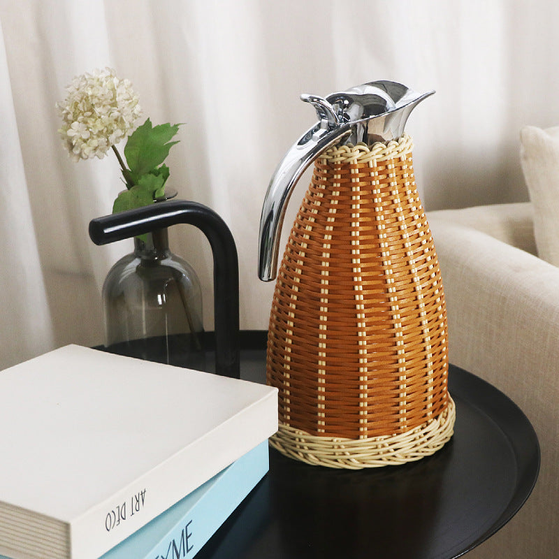 Stilvolle Wasserkaraffe mit geflochtenem Design Brehn