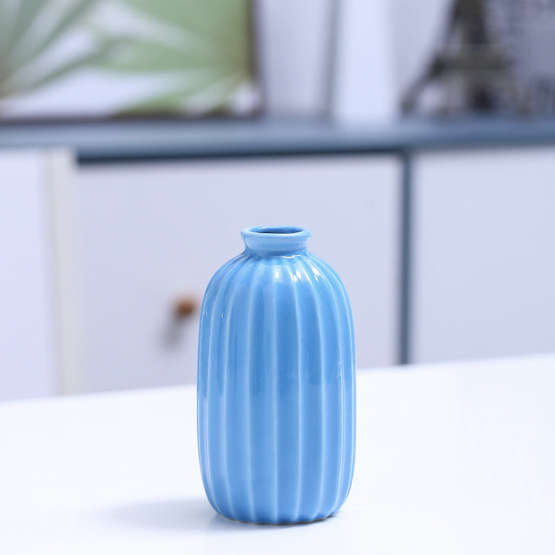 Rippte Keramische Bud Vase Brehn