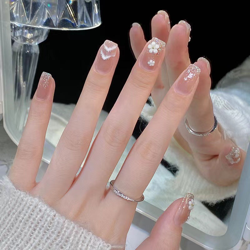 Kunstvolle Nagelkunst Brehn