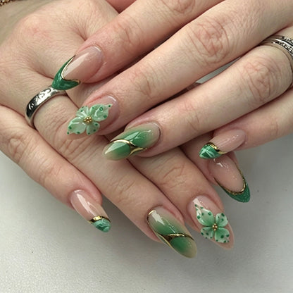 Künstlerische florale und mit Edelsteinen verzierte Press-On Nägel Brehn