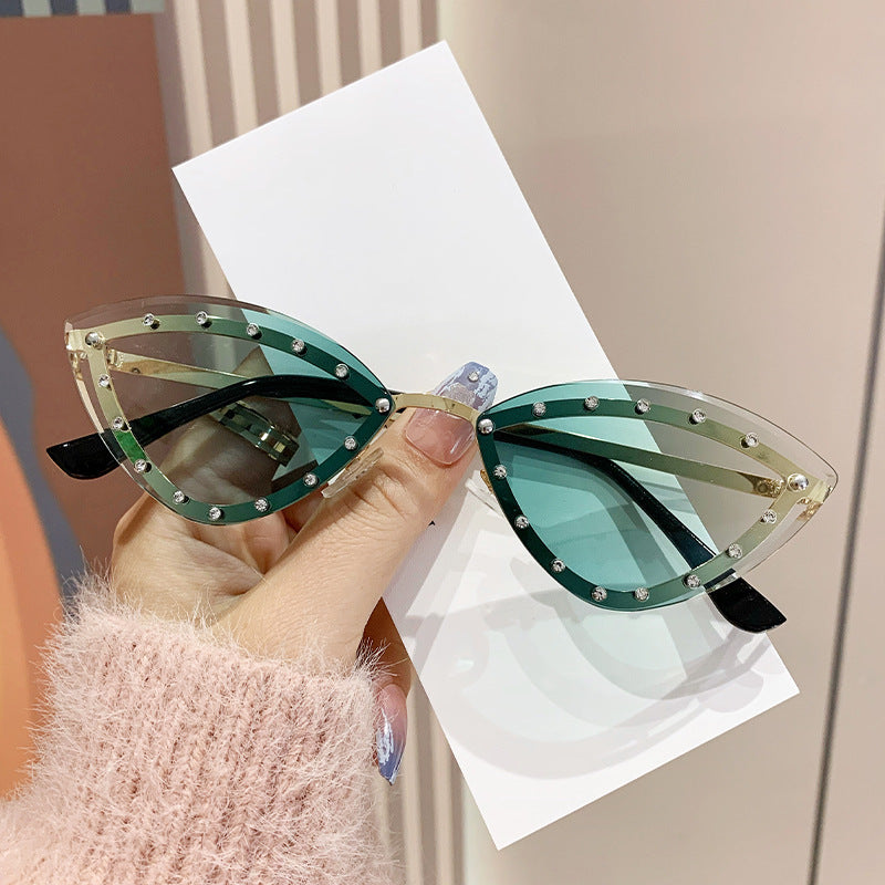 Damen Cat-Eye Sonnenbrille mit funkelnden Kristallakzenten Brehn