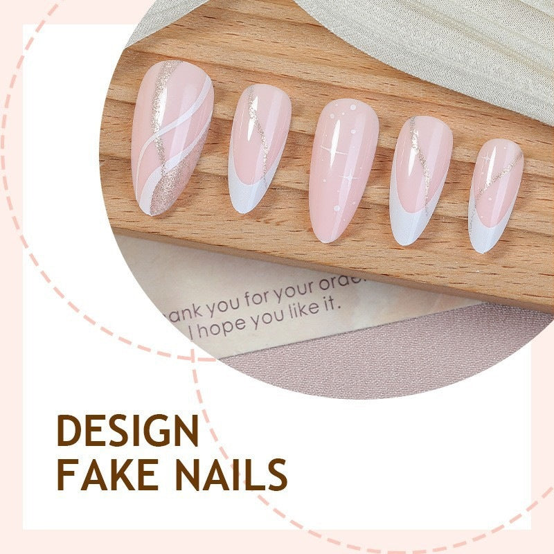 Kunstnagelset mit eleganten geometrischen Akzenten Brehn