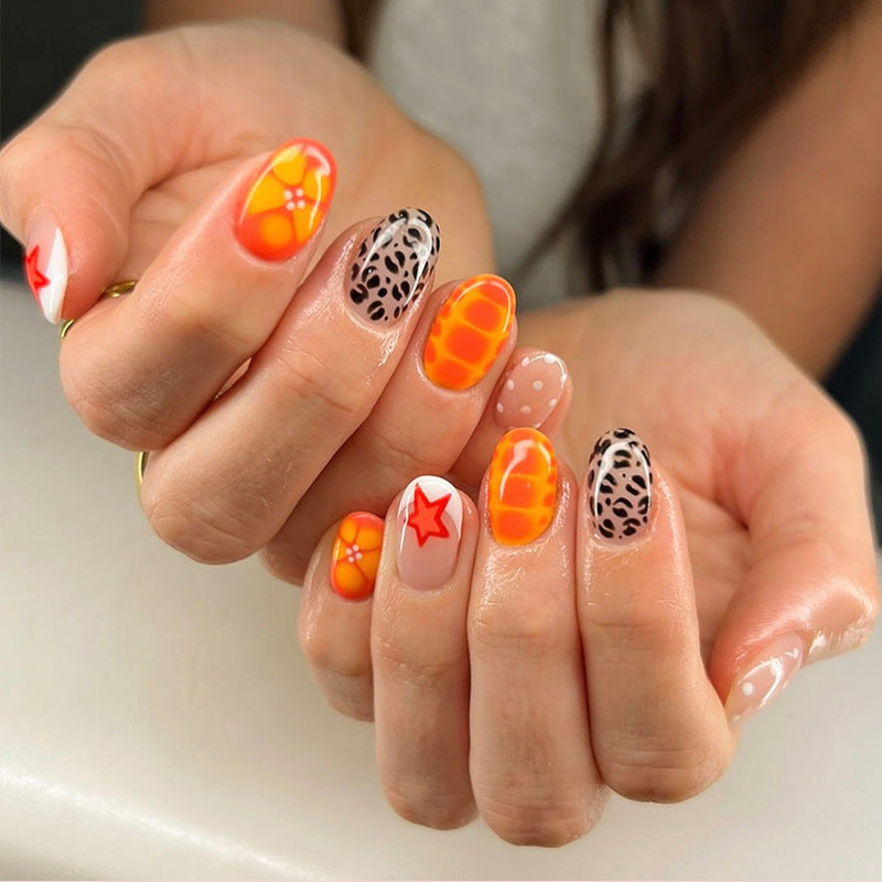 Kunstnagelset mit Trendigen Tier- und Farbmuster Brehn