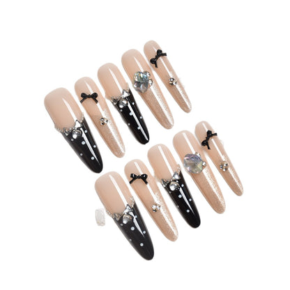 Elegante mit Kristallen verzierte Stiletto-Presse-Nägel Brehn