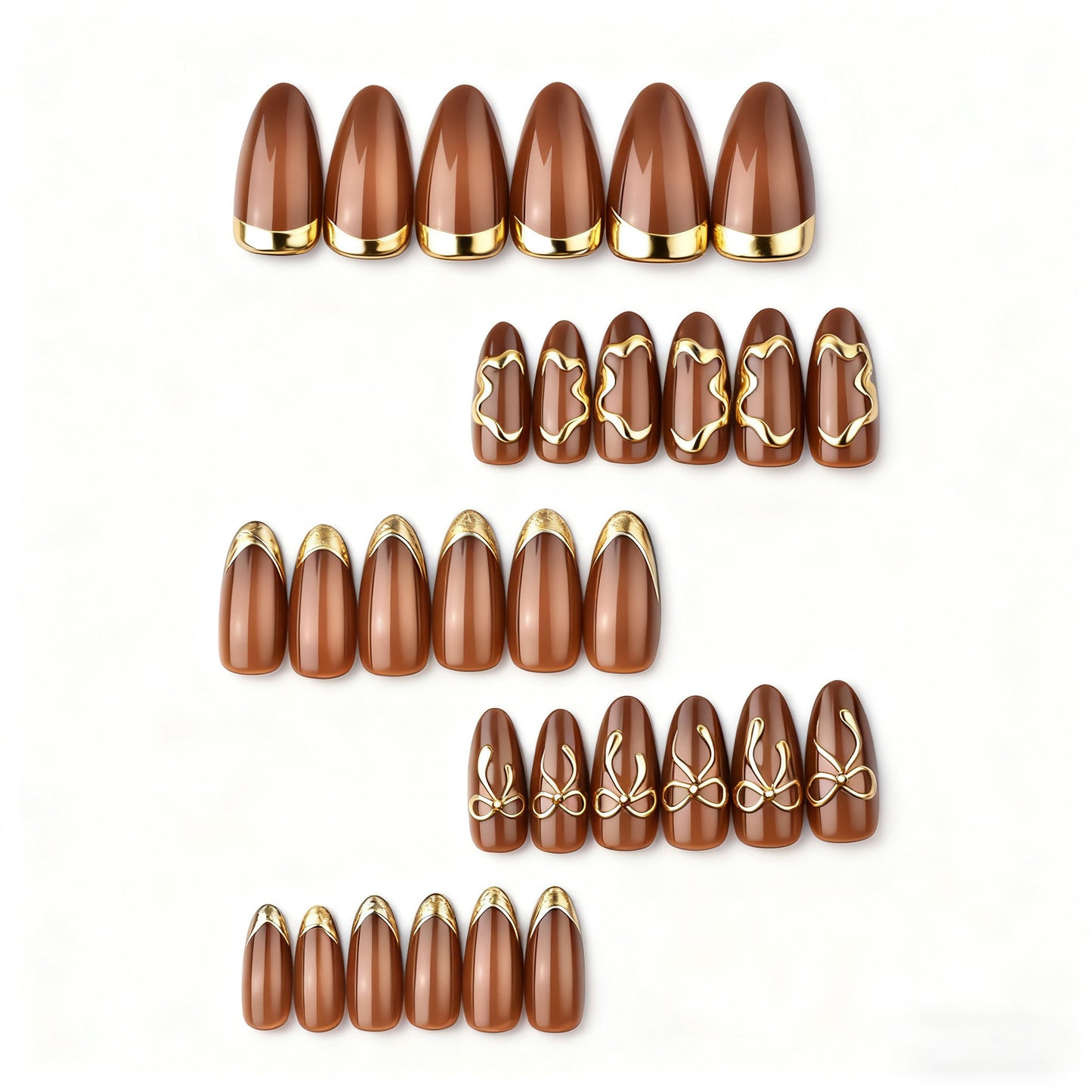 Elegante Kunstnägel mit Goldakzenten Brehn