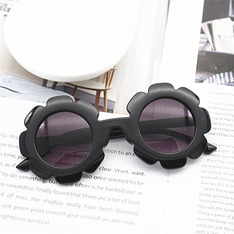 Damen modische Sonnenbrille im floralen Design Brehn