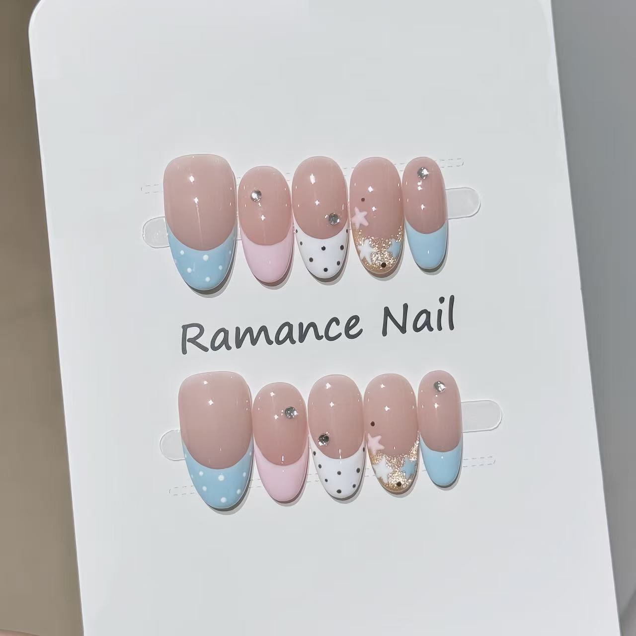 Press-On Nail Art Brehn