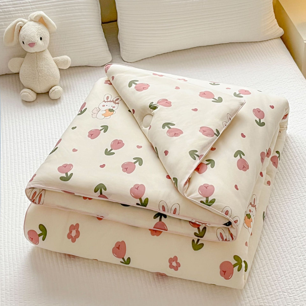 Kinder-Bettwäscheset mit niedlichen Tiermotiven und gesteppter Decke