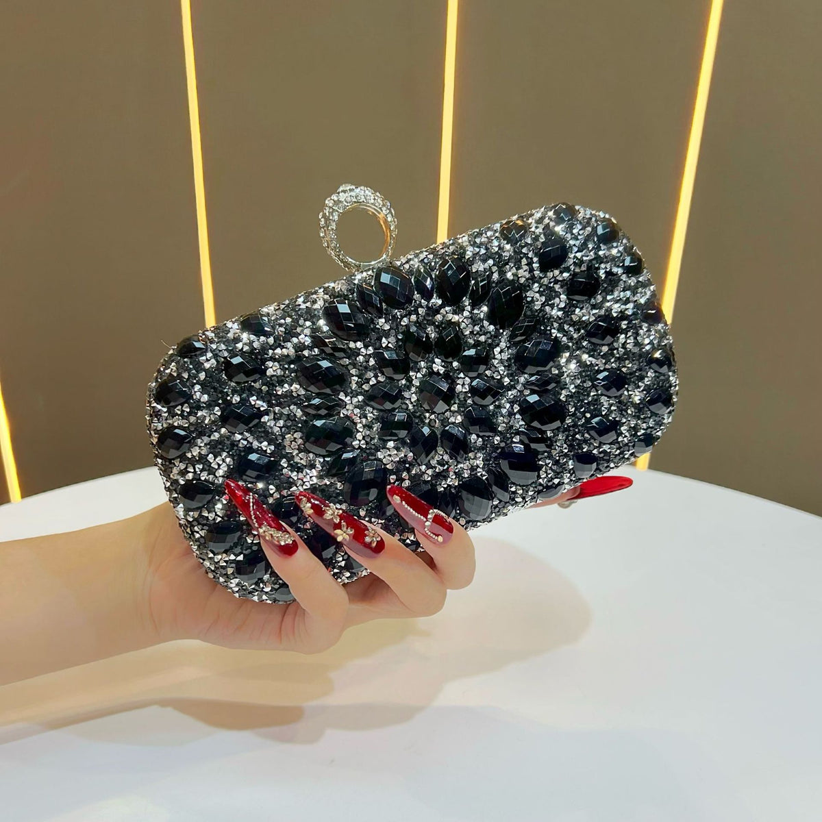 Verzierte Clutch-Tasche