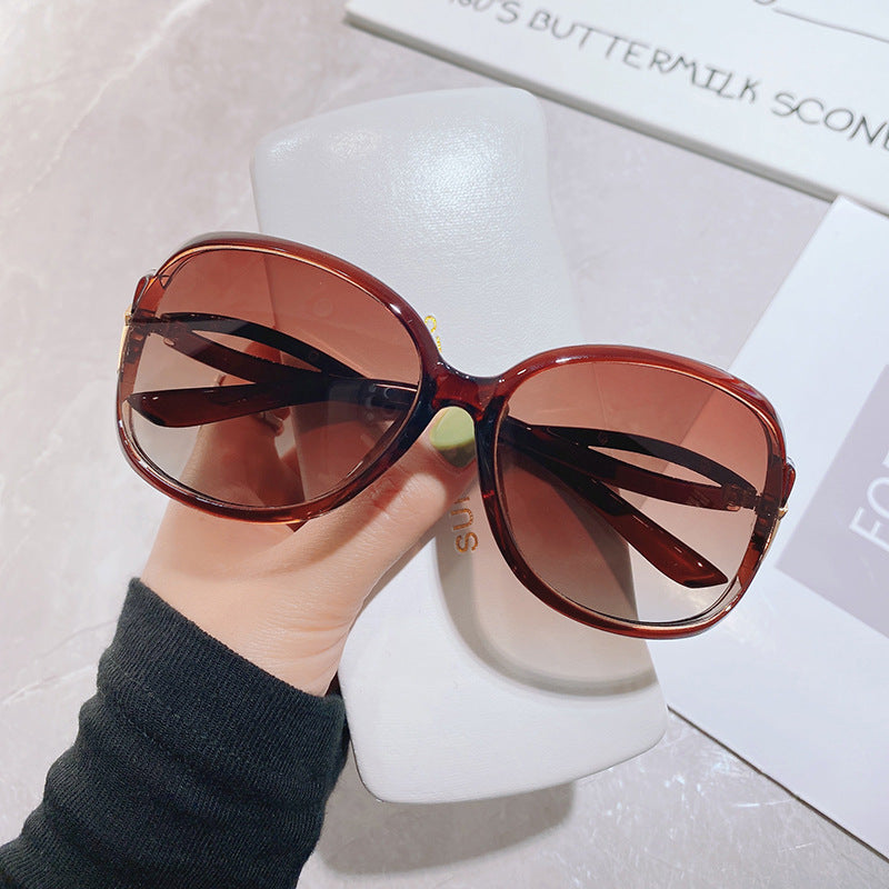 Damen oversized Sonnenbrille mit glamourösem Design Brehn