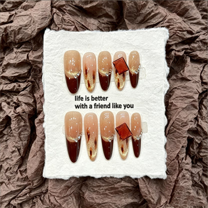 Dekoratives Press-On Nagelkunstset mit künstlerischem Ombre-Design