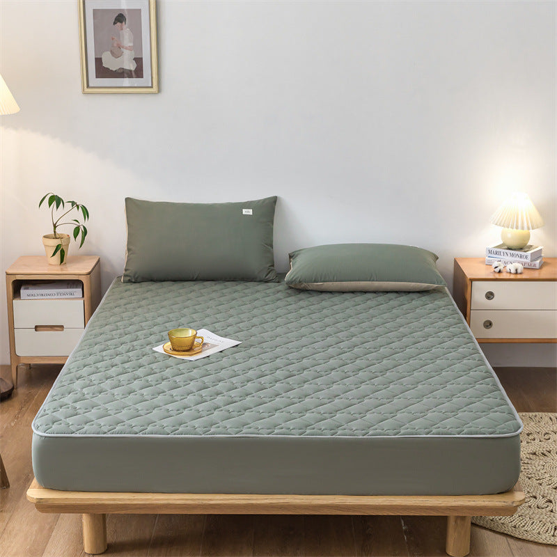 Gestepptes Matratzentopper-Set mit Rundumgummi und Kissenbezügen
