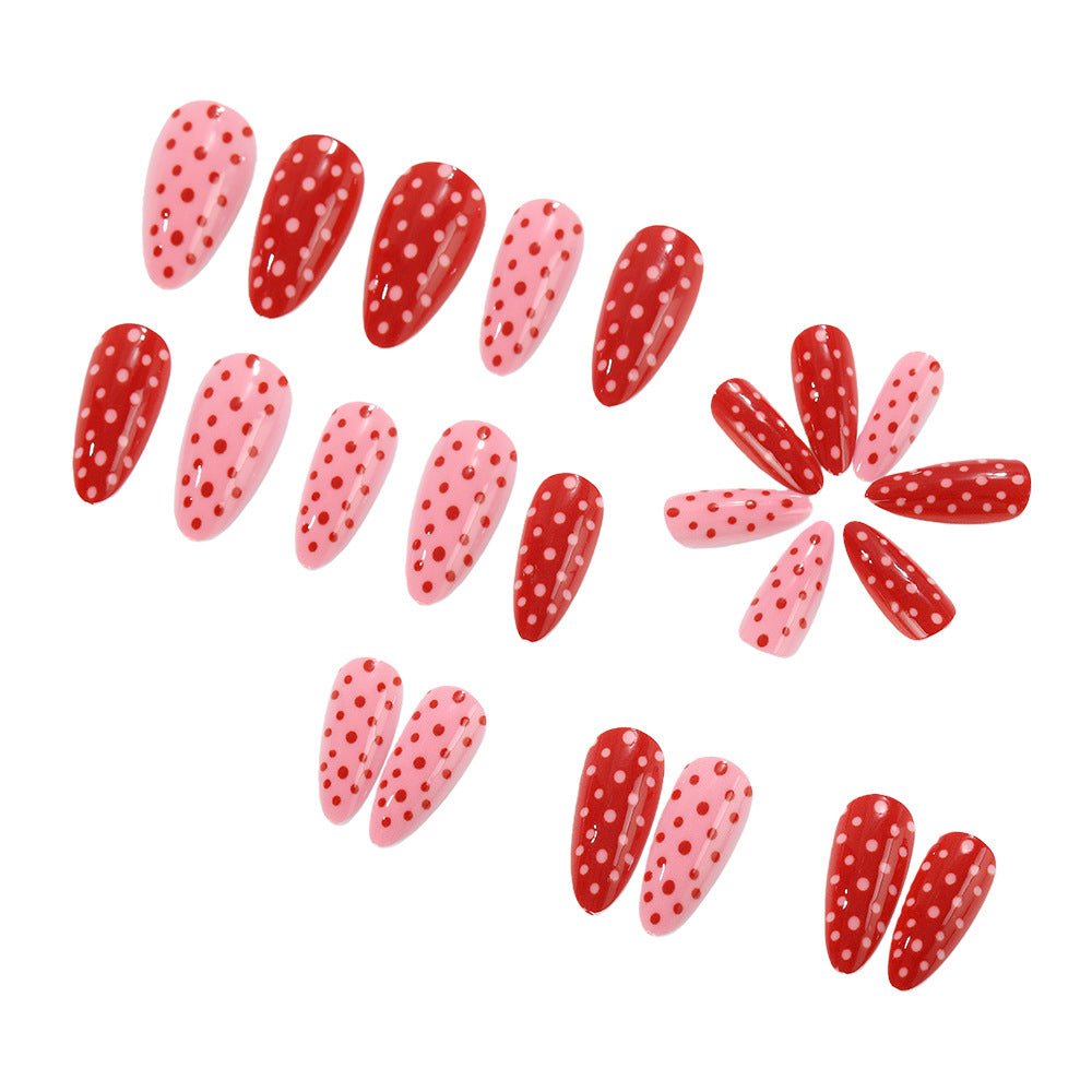 Kunstnägel mit trendigem Polka Dot Design Brehn