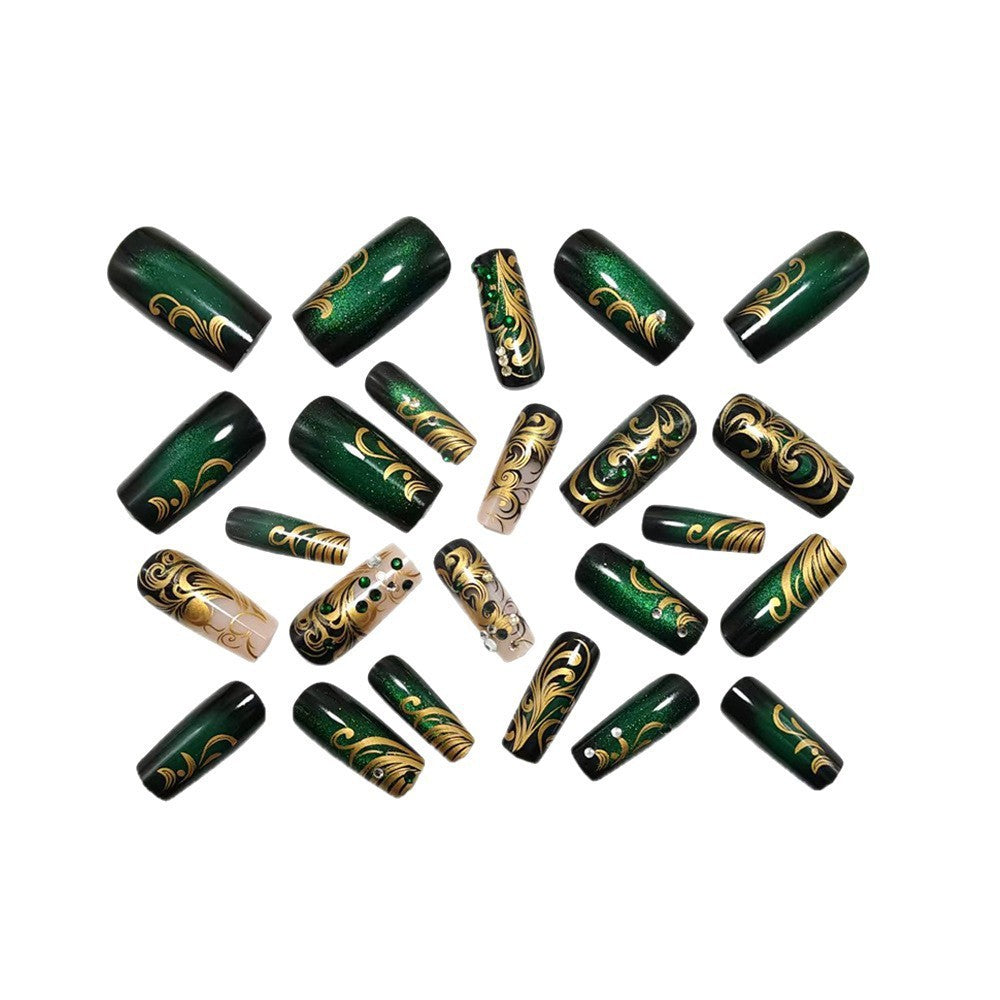 Kunstnägel mit Eleganten Gold- und Grüntönen Brehn